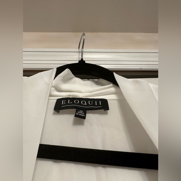 Women’s Eloquii White Blouse - Size 20 - Picture 2 of 3
